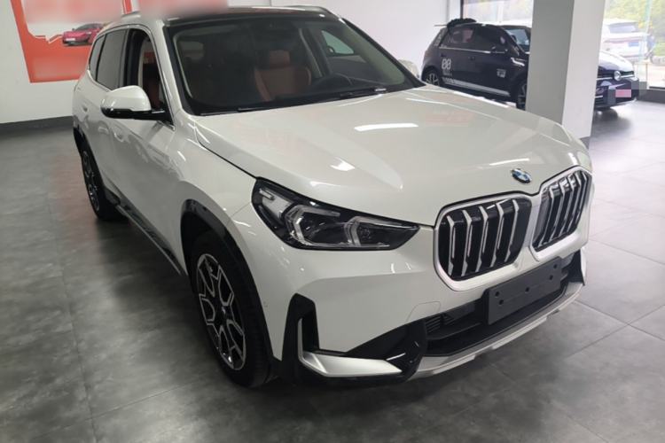 Used BMW X1 2024 sDrive25Li X Design Package Front Right 45 Deg