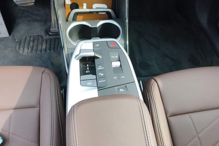 Used BMW X1 2024 sDrive25Li X Design Package Gear Lever