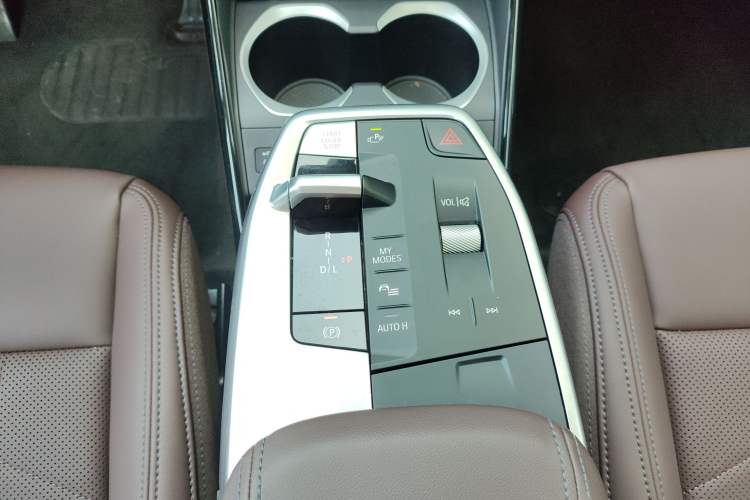 Used BMW X1 2024 sDrive25Li X Design Package Gear Lever