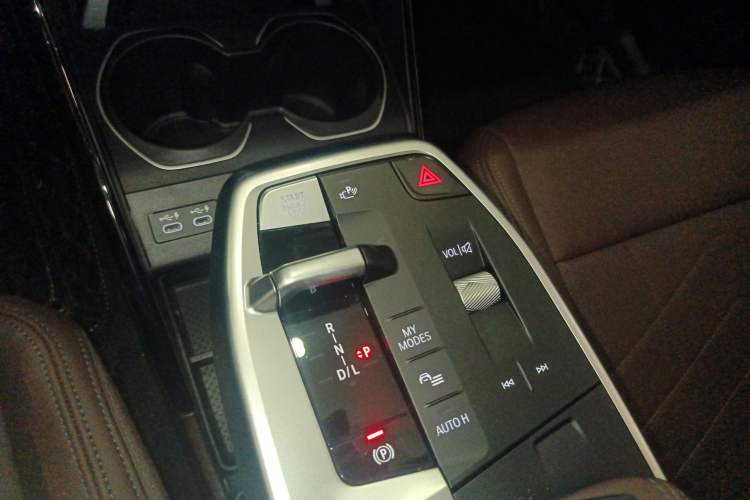 Used BMW X1 2024 sDrive25Li X Design Package Gear Lever