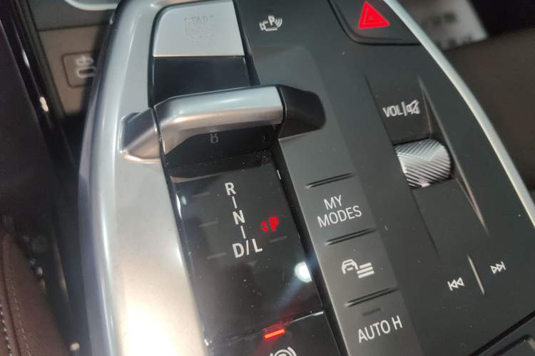 Used BMW X1 2024 sDrive25Li X Design Package Gear Lever