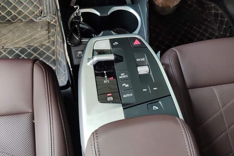 Used BMW X1 2024 sDrive25Li X Design Package Gear Lever