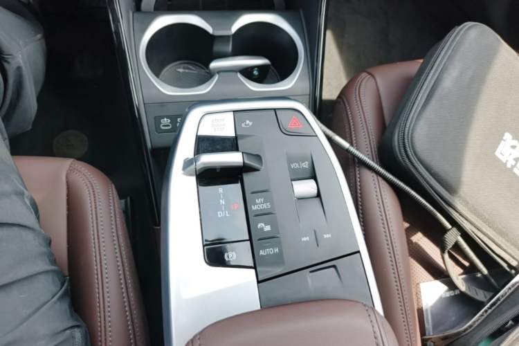 Used BMW X1 2024 sDrive25Li X Design Package Gear Lever