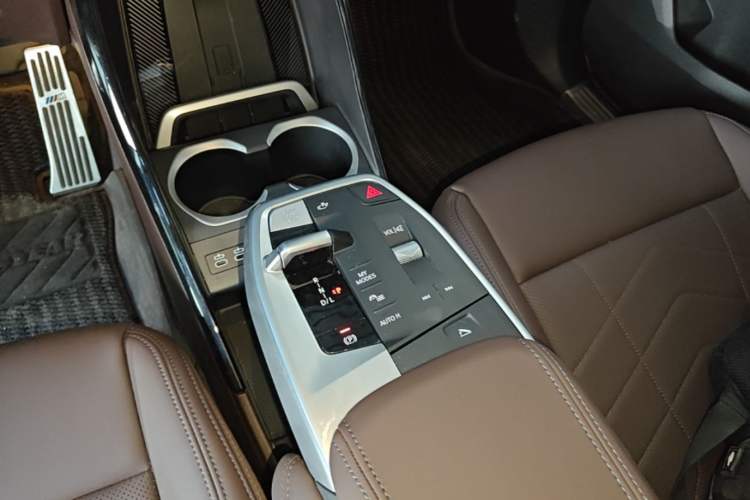 Used BMW X1 2024 sDrive25Li M Sport Package Gear Lever