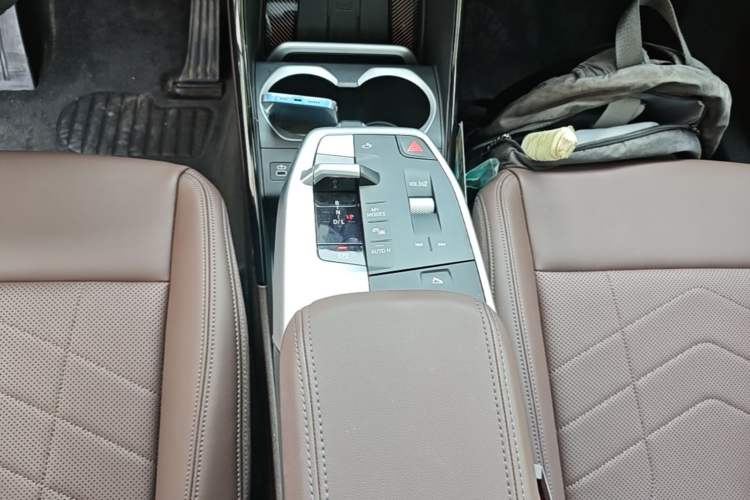 Used BMW X1 2024 sDrive25Li X Design Package Gear Lever