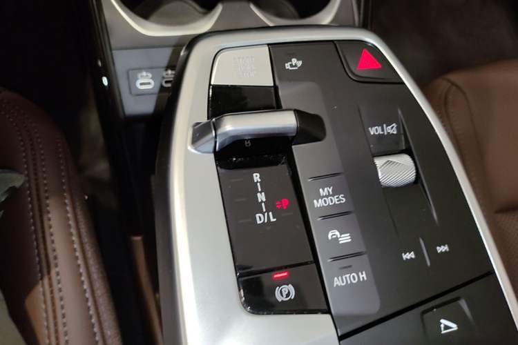 Used BMW X1 2024 sDrive25Li X Design Package Gear Lever