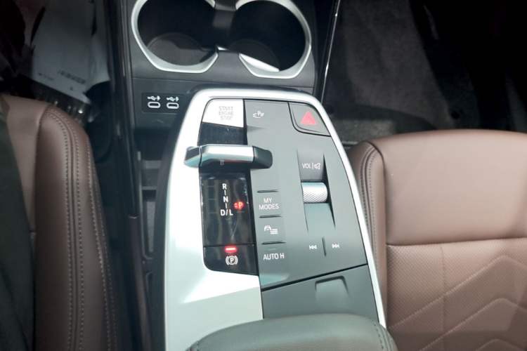 Used BMW X1 2024 sDrive25Li X Design Package Gear Lever