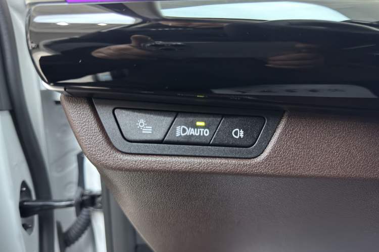 Used BMW X1 2024 sDrive25Li X Design Package Interior 9