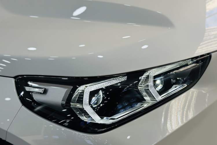 Used BMW X1 2024 sDrive25Li X Design Package Left Front Headlight