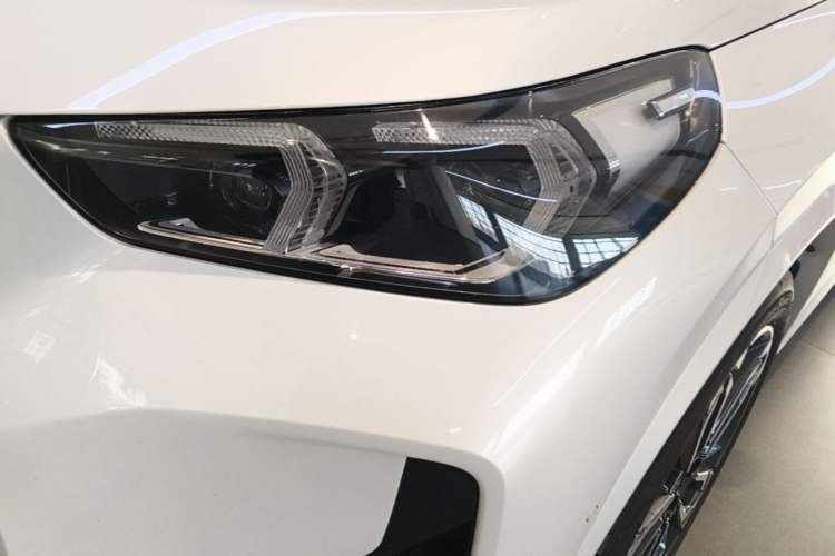 Used BMW X1 2024 sDrive25Li M Sport Package Left Front Headlight