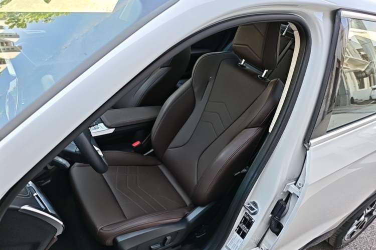 Used BMW X1 2024 sDrive25Li X Design Package Left Front Seat