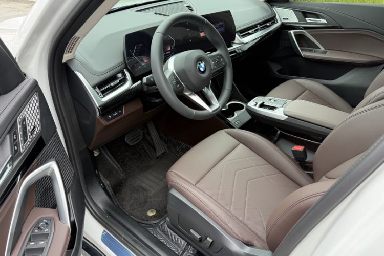 Used BMW X1 2024 sDrive25Li X Design Package Left Front Seat