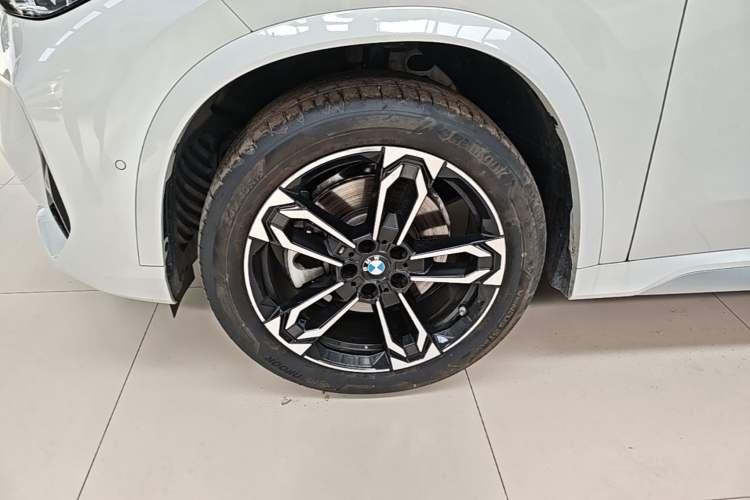 Used BMW X1 2024 sDrive25Li M Sport Package Left Front Wheel Hub