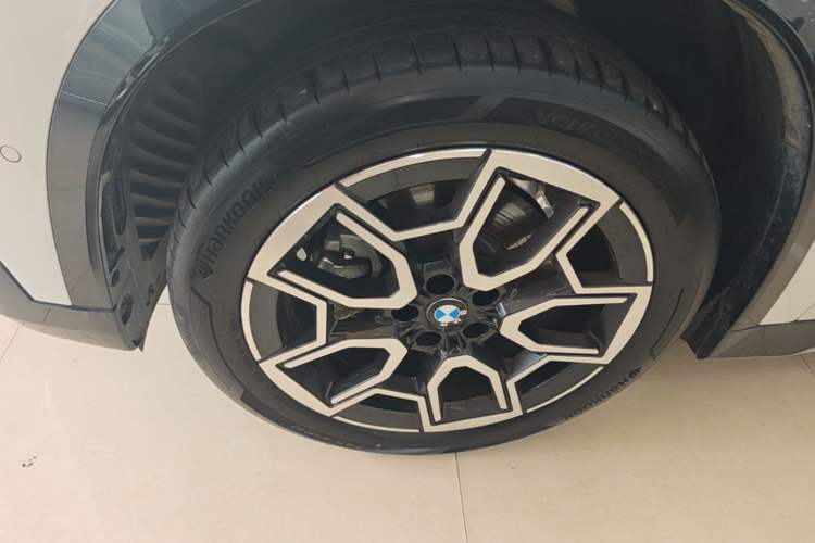 Used BMW X1 2024 sDrive25Li X Design Package Left Front Wheel Hub