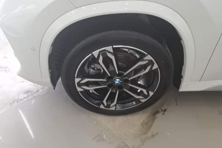 Used BMW X1 2024 sDrive25Li M Sport Package Left Front Wheel Hub