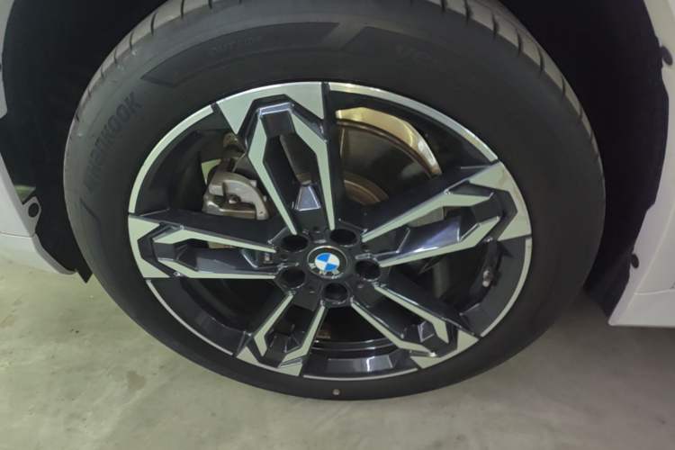 Used BMW X1 2024 sDrive25Li M Sport Package Left Front Wheel Hub