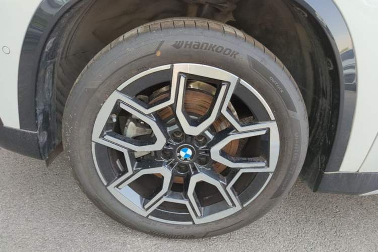 Used BMW X1 2024 sDrive25Li X Design Package Left Front Wheel Hub
