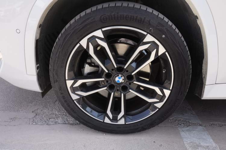 Used BMW X1 2024 sDrive25Li M Sport Package Left Front Wheel Hub