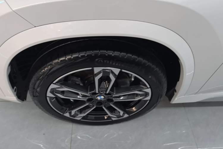 Used BMW X1 2024 sDrive25Li M Sport Package Left Front Wheel Hub
