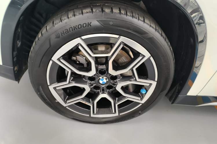 Used BMW X1 2024 sDrive25Li X Design Package Left Front Wheel Hub