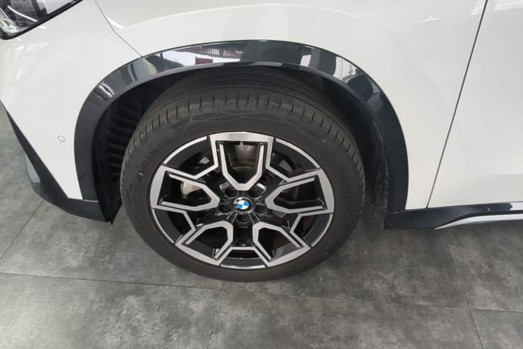 Used BMW X1 2024 sDrive25Li X Design Package Left Front Wheel Hub