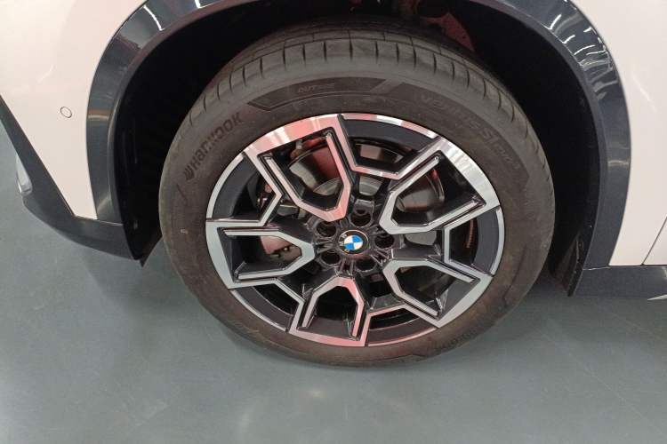 Used BMW X1 2024 sDrive25Li X Design Package Left Front Wheel Hub