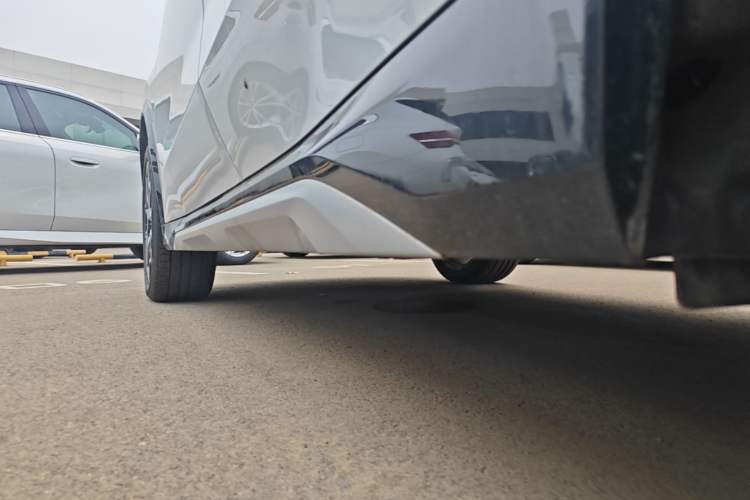 Used BMW X1 2024 sDrive25Li X Design Package Left Side Sill