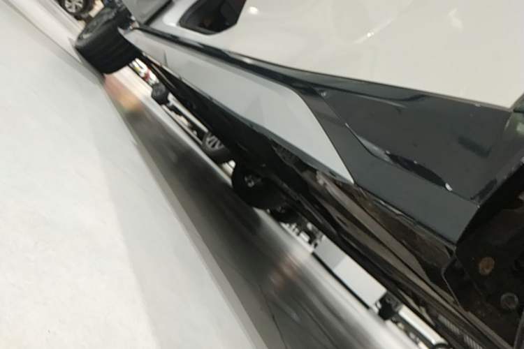 Used BMW X1 2024 sDrive25Li X Design Package Left Side Sill