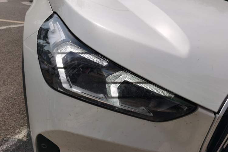 Used BMW X1 2024 sDrive25Li X Design Package Right Front Headlight