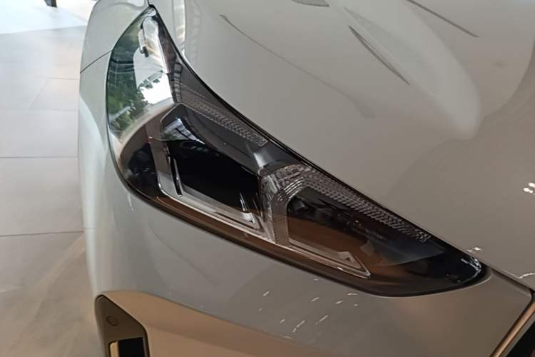 Used BMW X1 2024 sDrive25Li X Design Package Right Front Headlight