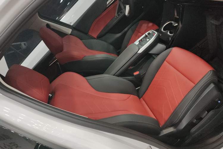 Used BMW X1 2024 sDrive25Li X Design Package Right Front Seat