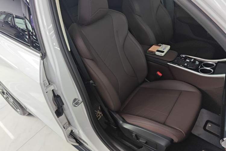 Used BMW X1 2024 sDrive25Li X Design Package Right Front Seat