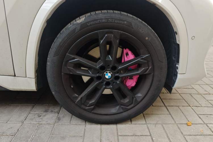 Used BMW X1 2024 sDrive25Li M Sport Package Right Front Wheel Hub