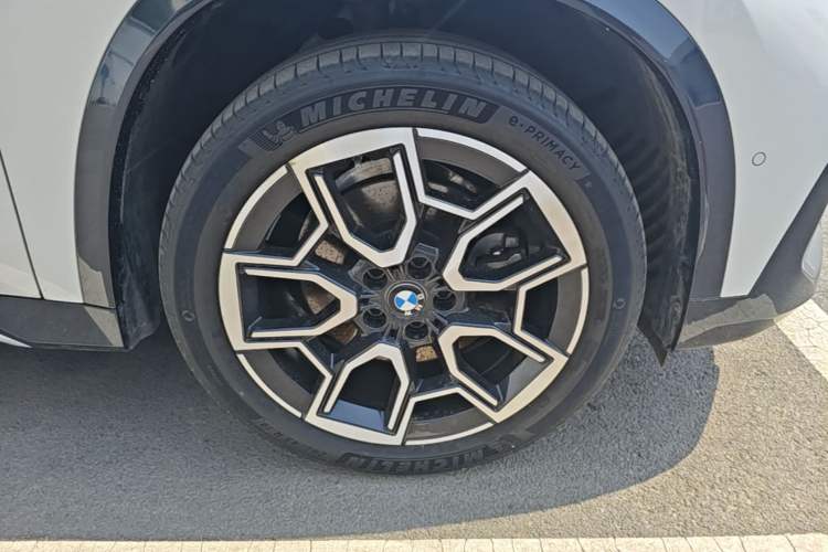 Used BMW X1 2024 sDrive25Li X Design Package Right Front Wheel Hub