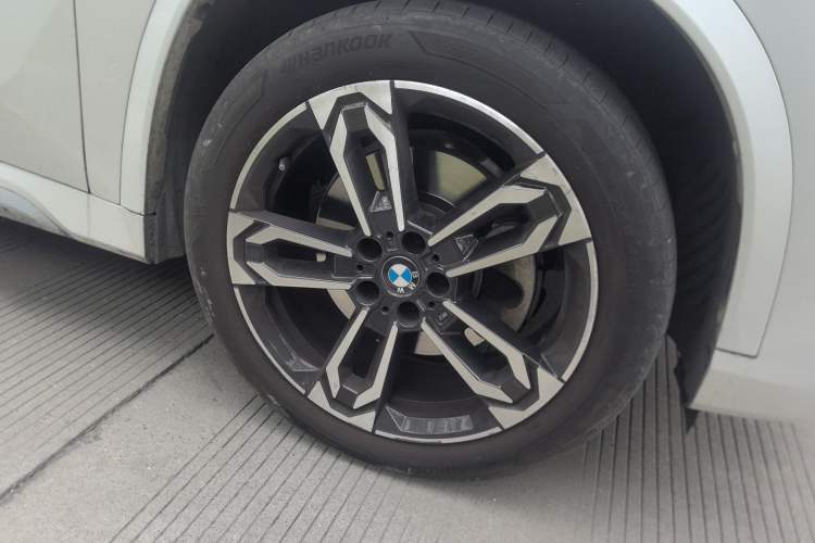 Used BMW X1 2024 sDrive25Li M Sport Package Right Front Wheel Hub