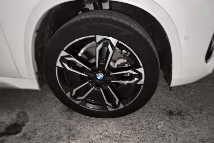 Used BMW X1 2024 sDrive25Li M Sport Package Right Front Wheel Hub