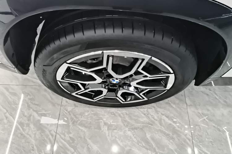 Used BMW X1 2024 sDrive25Li X Design Package Right Rear Wheel Hub