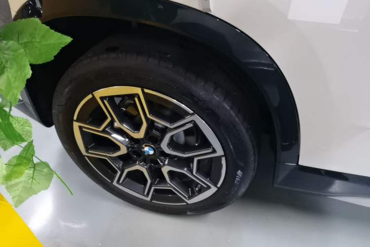 Used BMW X1 2024 sDrive25Li X Design Package Right Rear Wheel Hub