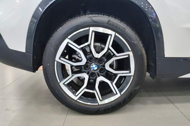Used BMW X1 2024 sDrive25Li X Design Package Right Rear Wheel Hub