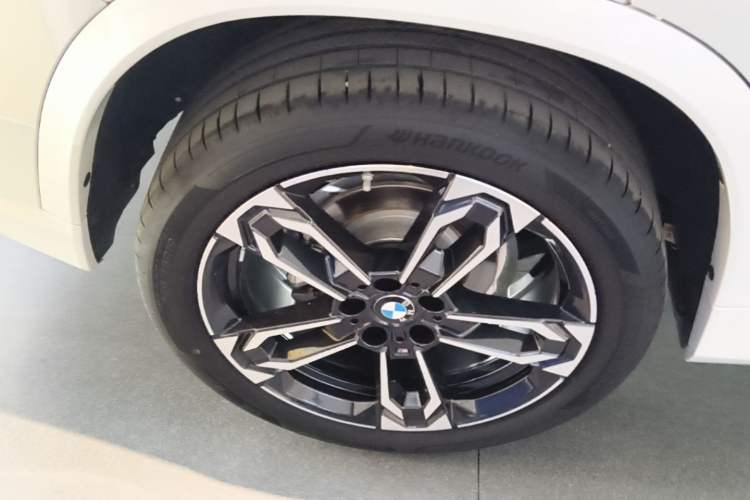 Used BMW X1 2024 sDrive25Li M Sport Package Right Rear Wheel Hub