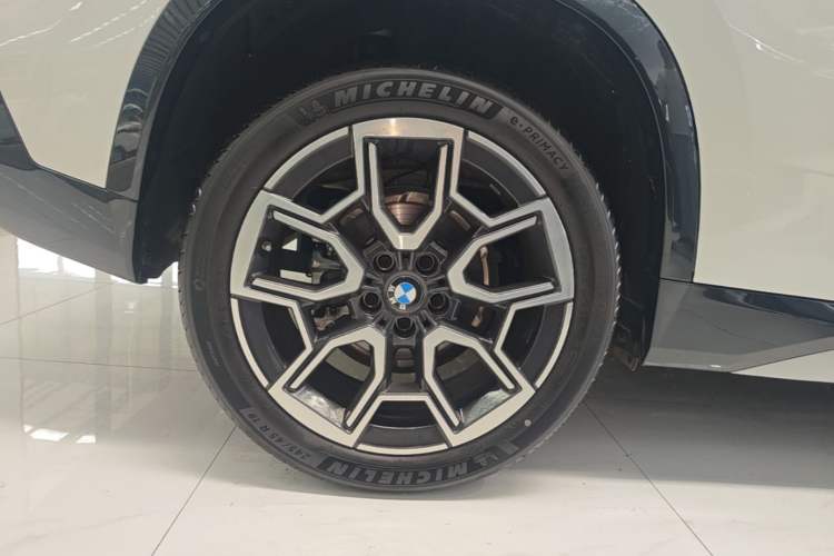 Used BMW X1 2024 sDrive25Li X Design Package Right Rear Wheel Hub