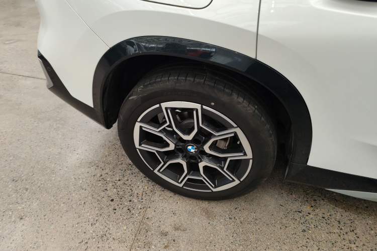 Used BMW X1 2024 sDrive25Li X Design Package Right Rear Wheel Hub