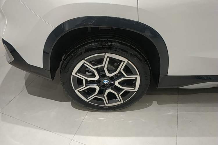 Used BMW X1 2024 sDrive25Li X Design Package Right Rear Wheel Hub