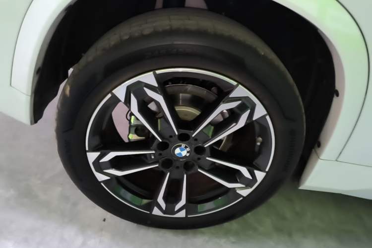 Used BMW X1 2024 sDrive25Li M Sport Package Right Rear Wheel Hub