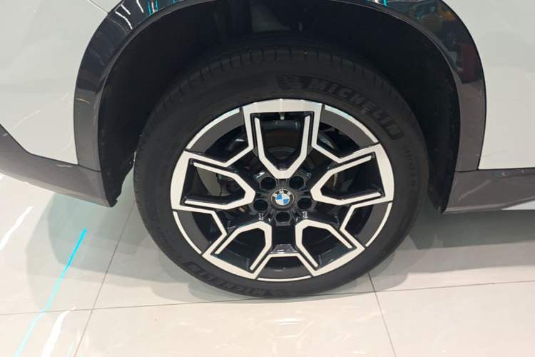 Used BMW X1 2024 sDrive25Li X Design Package Right Rear Wheel Hub