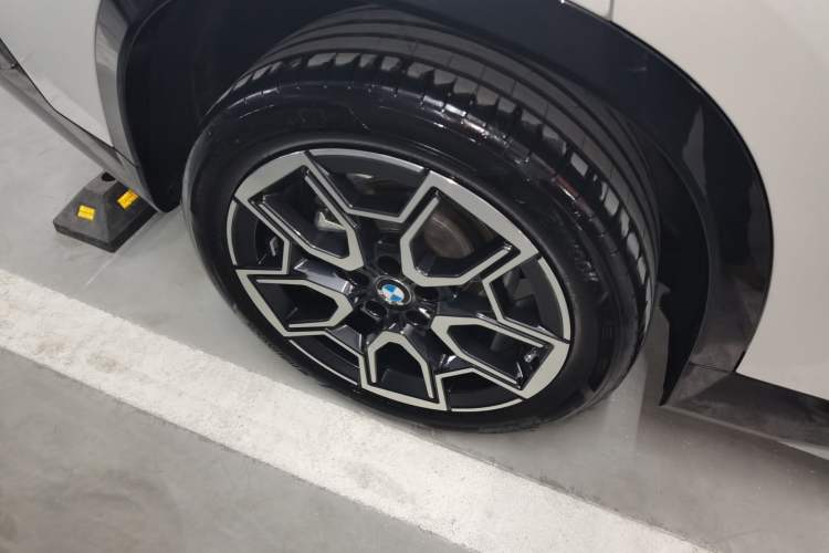Used BMW X1 2024 sDrive25Li X Design Package Right Rear Wheel Hub