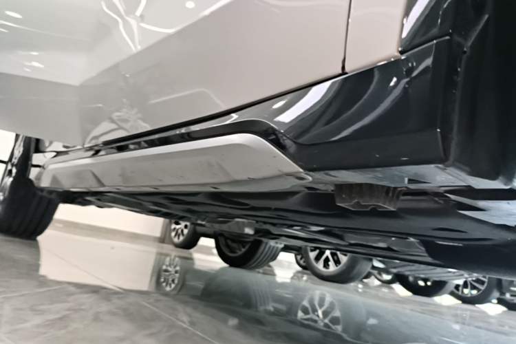 Used BMW X1 2024 sDrive25Li X Design Package Right Side Sill
