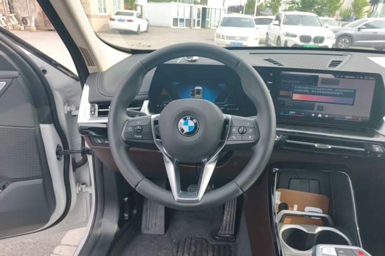Used BMW X1 2024 sDrive25Li X Design Package Steering Wheel