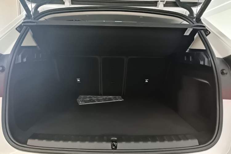 Used BMW X1 2024 sDrive25Li X Design Package Trunk