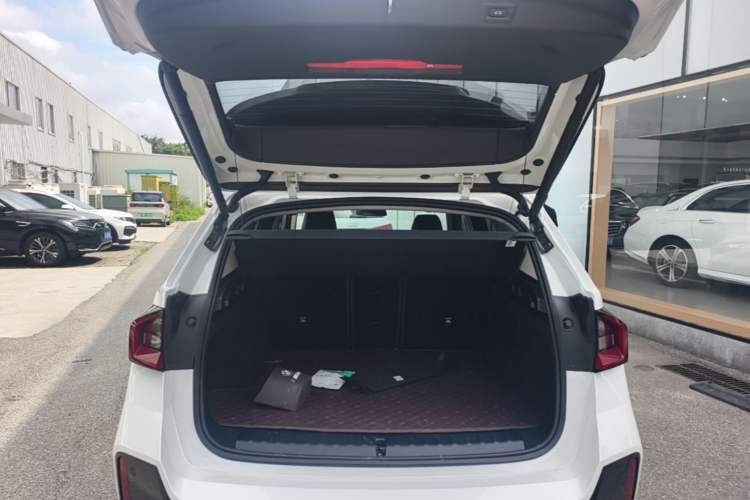 Used BMW X1 2024 sDrive25Li M Sport Package Trunk